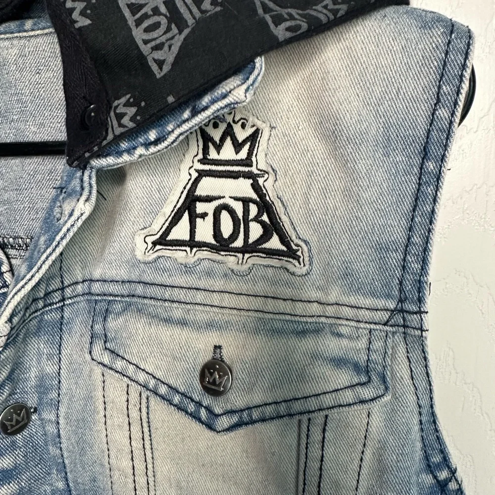 Denim Vest with Band Patches - fall out boy - Picture 4 of 7